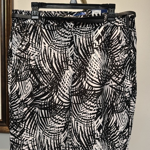 Apt 9 Torie mid rise polyester torie capri pants NWT 12 - Picture 3 of 9